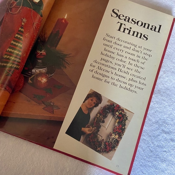 Aleene's Christmas Craft Quickies Book - Picture 6 of 7